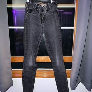 Black skinny jeans, never worn